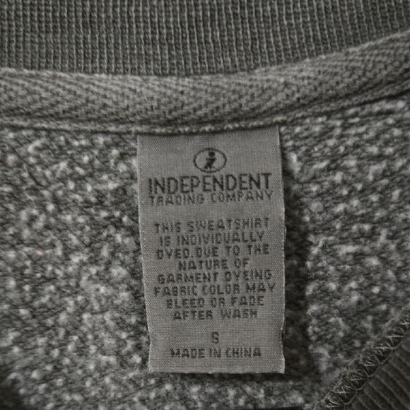 Hayley Williams (Paramore) Sweater - Picture 2 of 3